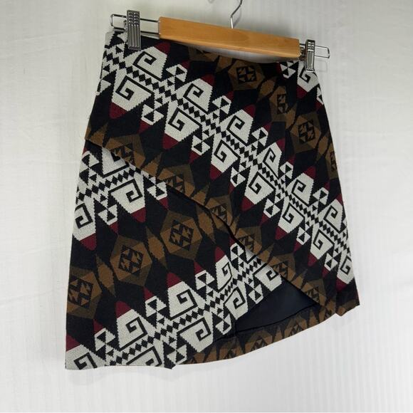 Zara Aztec Tribal Tiki Print Wrap Mini Skirt Women’s Size Small Sienna Brown - Picture 4 of 6